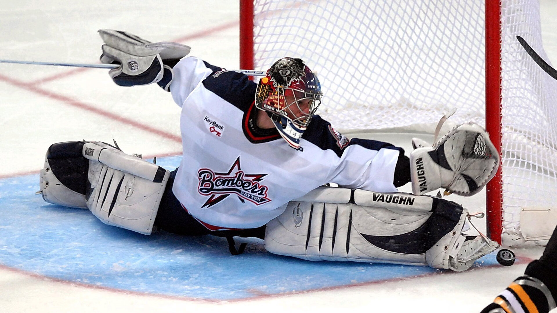 德甲激烈拼杀，比分2-1，关键扑救挽救败局，传球成功率90%，控球率64%