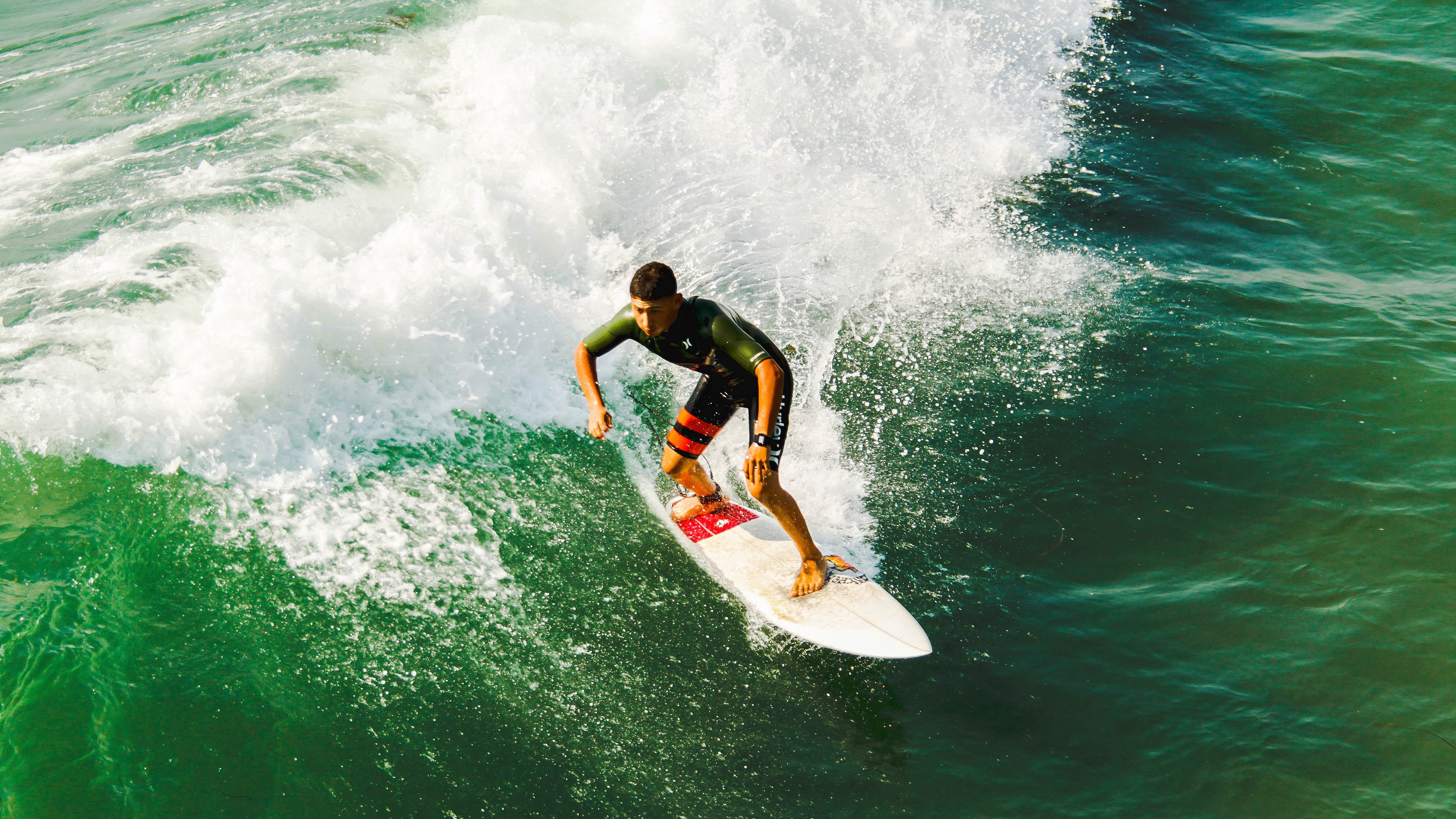 线上篮球社区建设蓬勃发展，激发青少年自主运动热情，线上打篮球